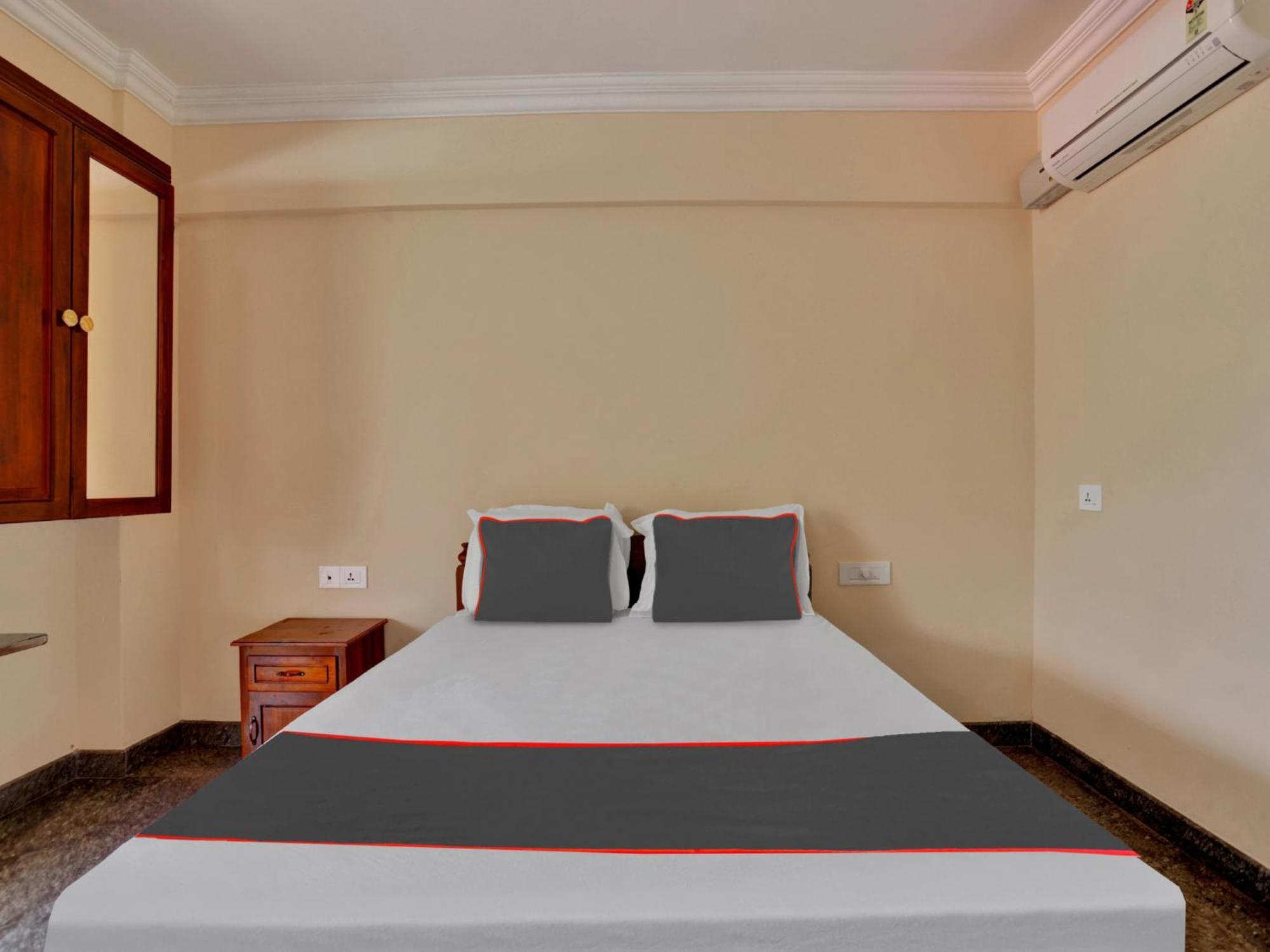 Family Castle Hotel Thiruvananthapuram ภายนอก รูปภาพ